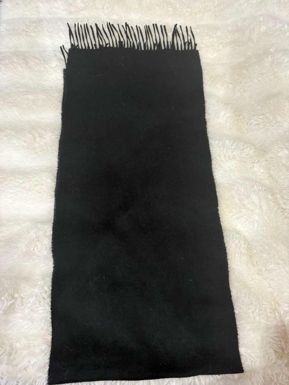 V. FRAAS Black Acrylic Fringe Scarf - Picture 2 of 4